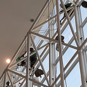 Limpeza Interna de Vidros em Fachadas